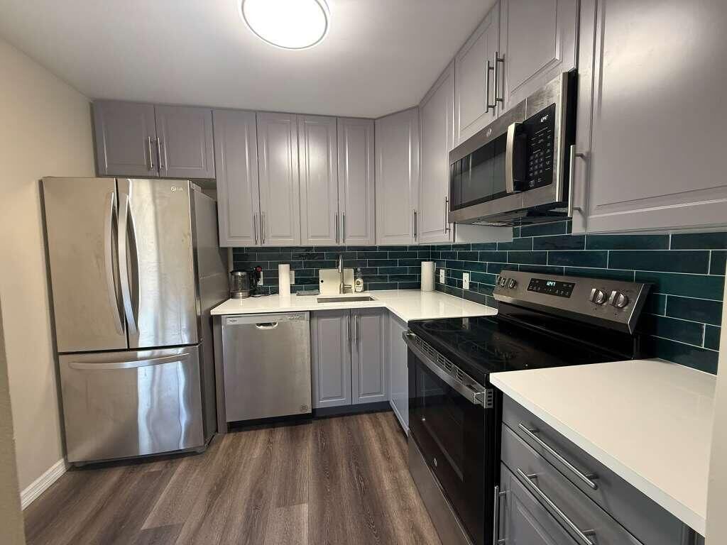 Property Photo:  3101 N Country Club Drive 209  FL 33180 
