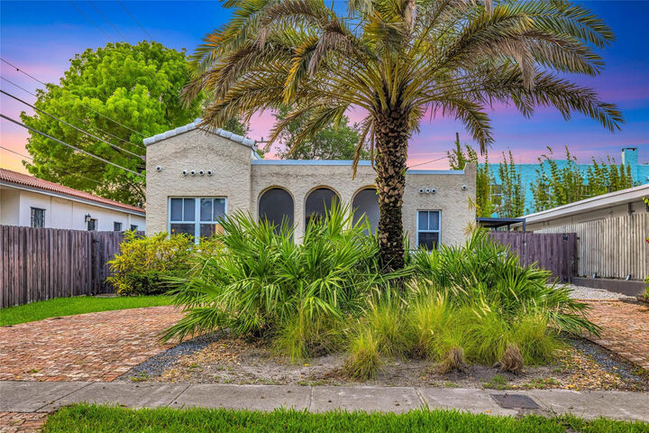 Property Photo: 11 SE 13th Street FL 33316