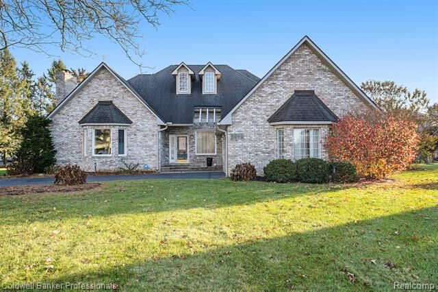 Property Photo:  3972 Chevron Drive  MI 48356 