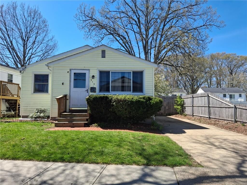 Property Photo:  315 Grosvenor Avenue  RI 02914 