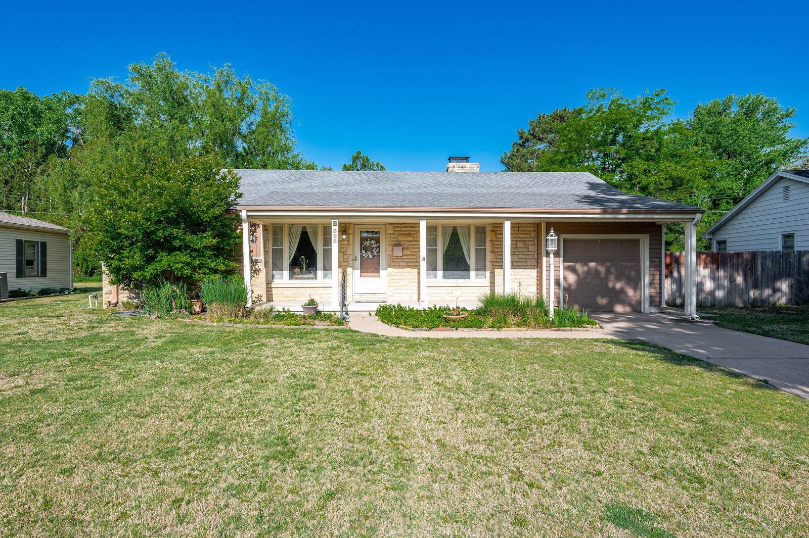Property Photo:  325 N Brookside  KS 67208 