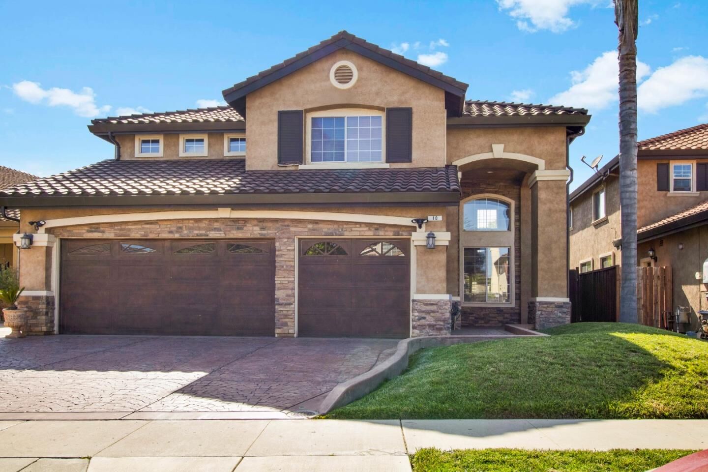 Property Photo:  10 Rhine Circle  CA 93906 