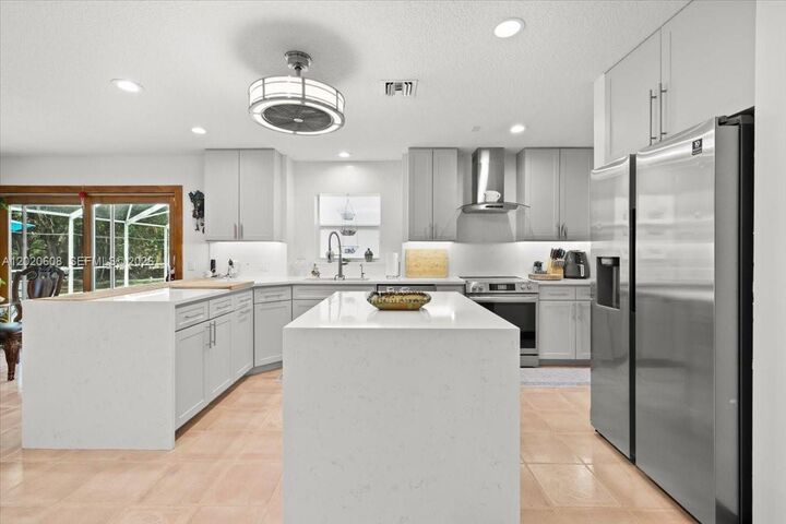 Property Photo:  10767 N 153rd Ct N  FL 33478 