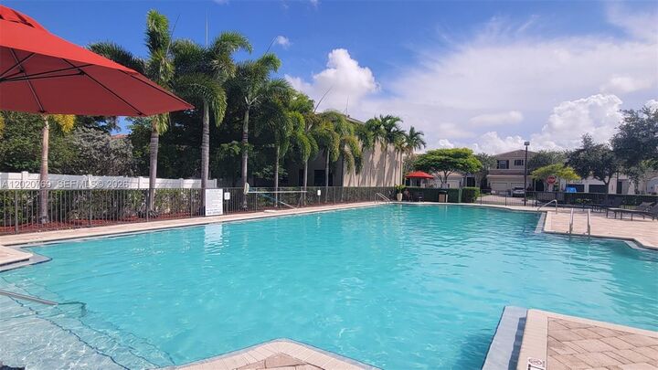 Property Photo:  438 NE 194th Ter 438  FL 33179 