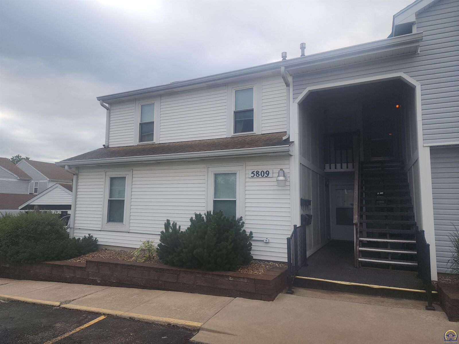Property Photo:  5809 SW 22nd Ter #1  KS 66614 
