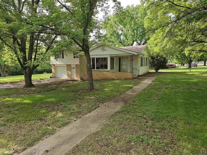 Property Photo:  3205 NW Rochester Rd  KS 66617 