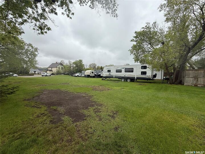 Property Photo:  787 Hartney Avenue  SK S4H 1H7 