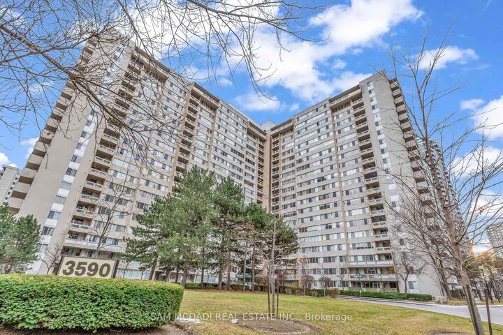 3590 Kaneff Crescent 605 — photo 1
