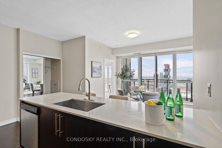 Property Photo: 510 Curran Place 4109 ON L5B 0J8