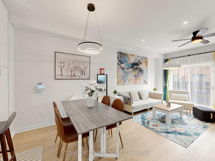 685 Rowley Common — photo 1