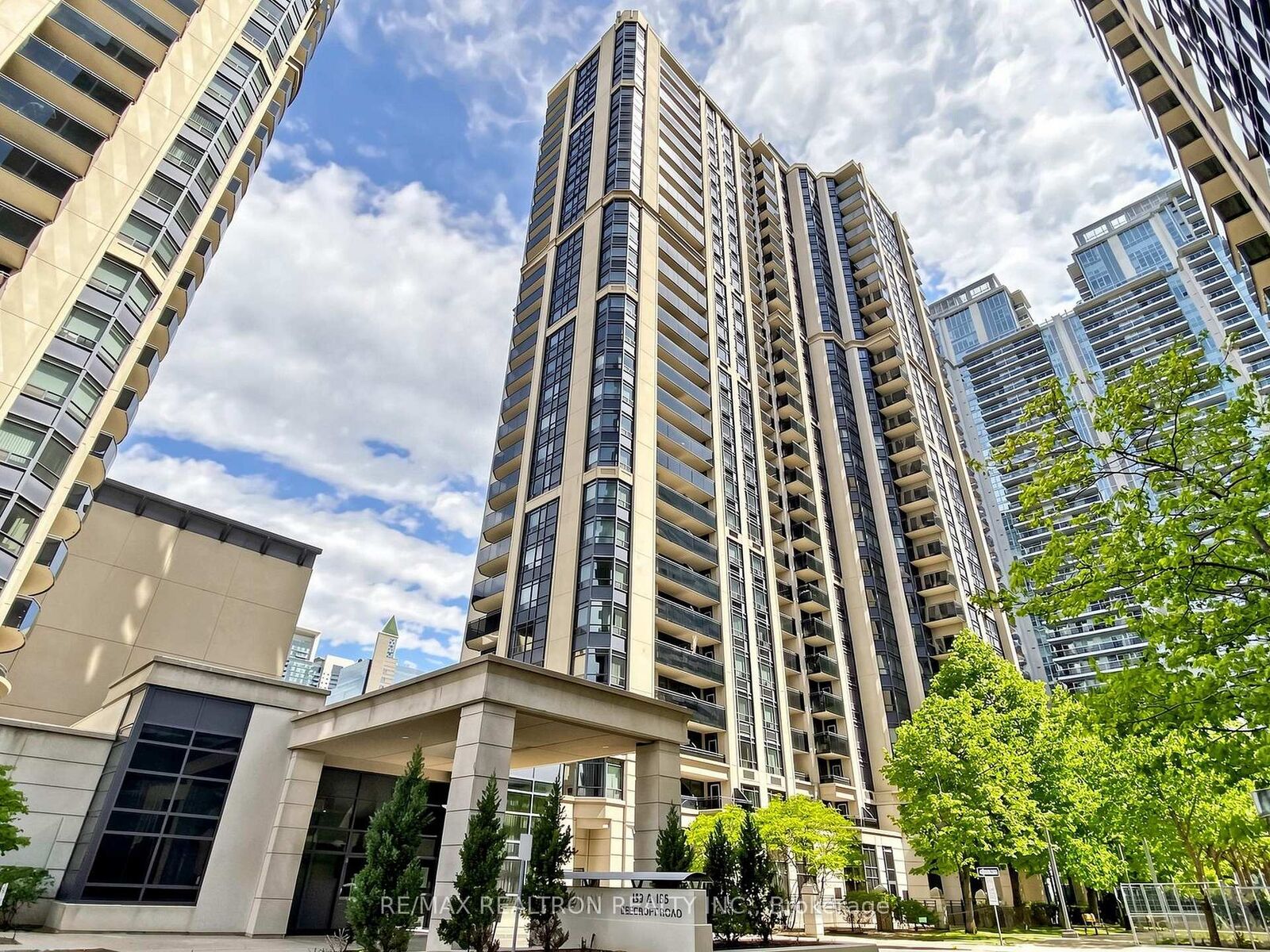Property Photo: 155 Beecroft Road 2610 ON M2N 7C6