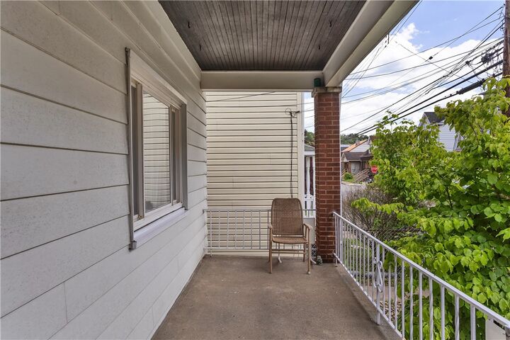 Property Photo:  80 Dewey St  PA 15223 