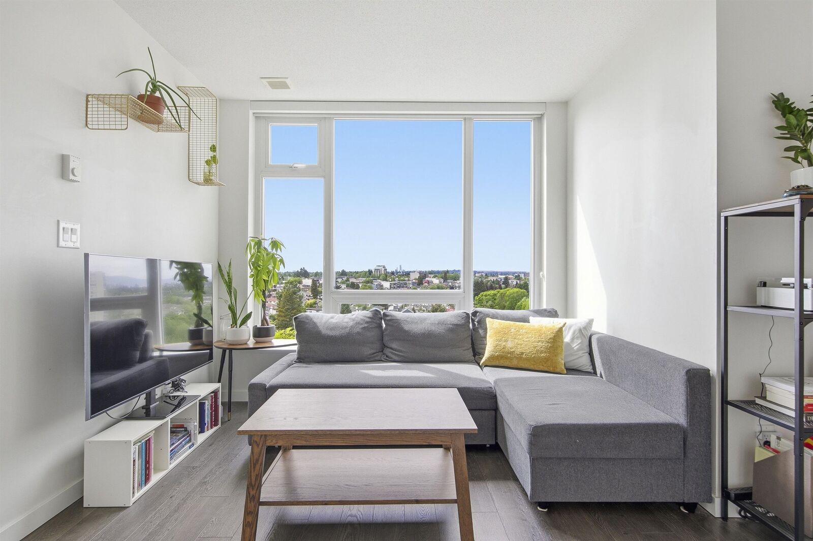 Property Photo:  5665 Boundary Road 1104  BC V5R 0E4 