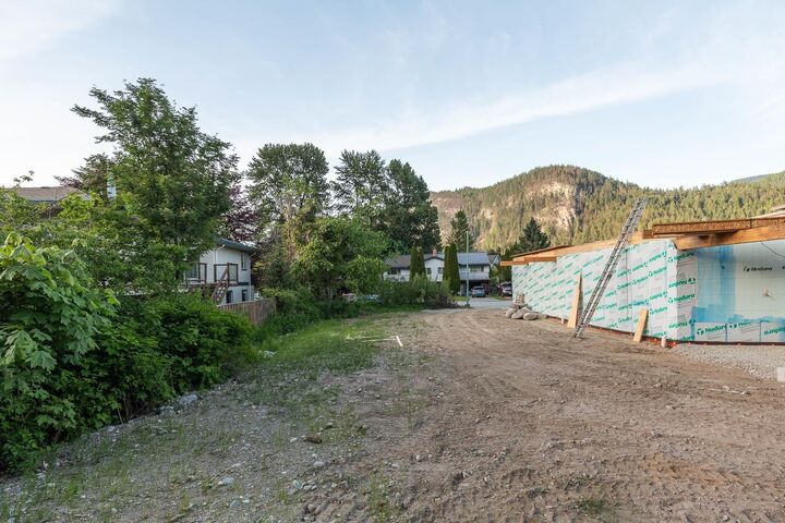 Property Photo: 1583 Eagle Run Drive BC V8E 1M1