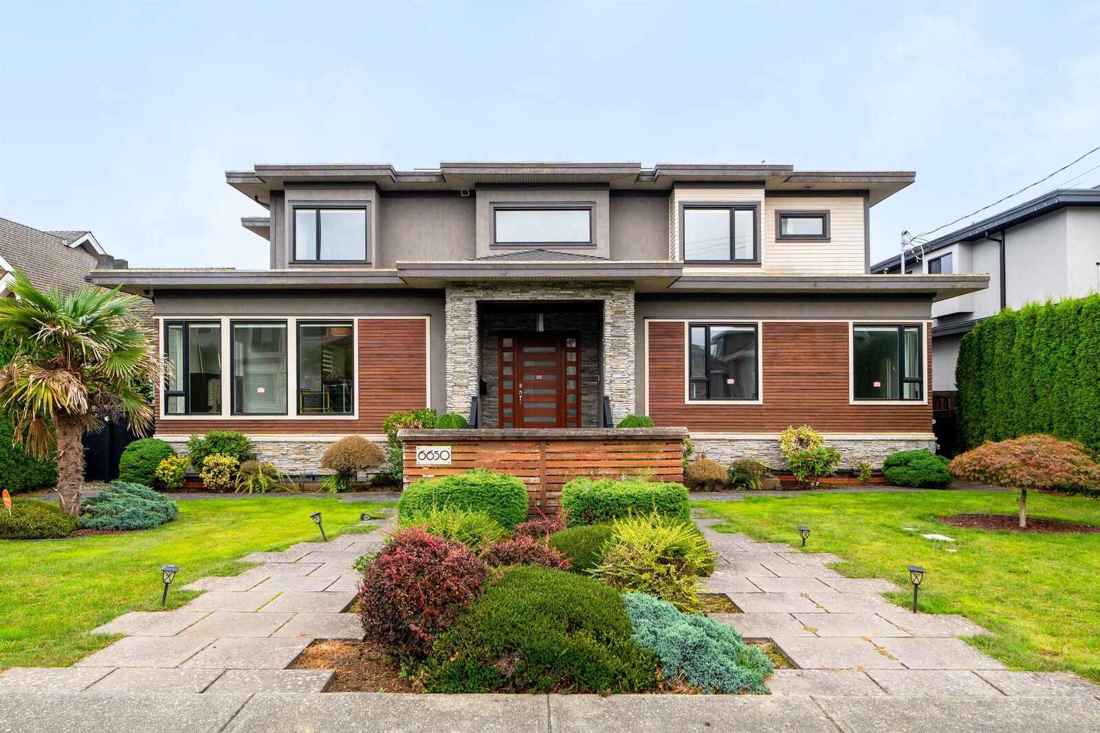 Property Photo:  6650 Napier Street  BC V5B 2C3 