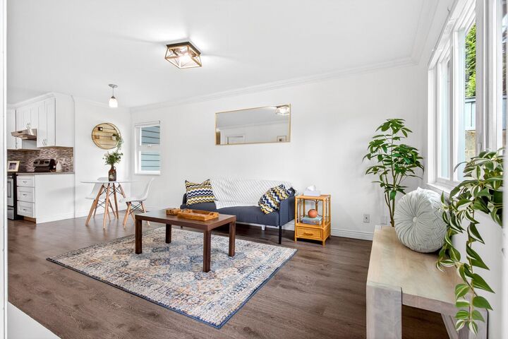 Property Photo:  1122 King Albert Avenue 105  BC V3J 1X7 