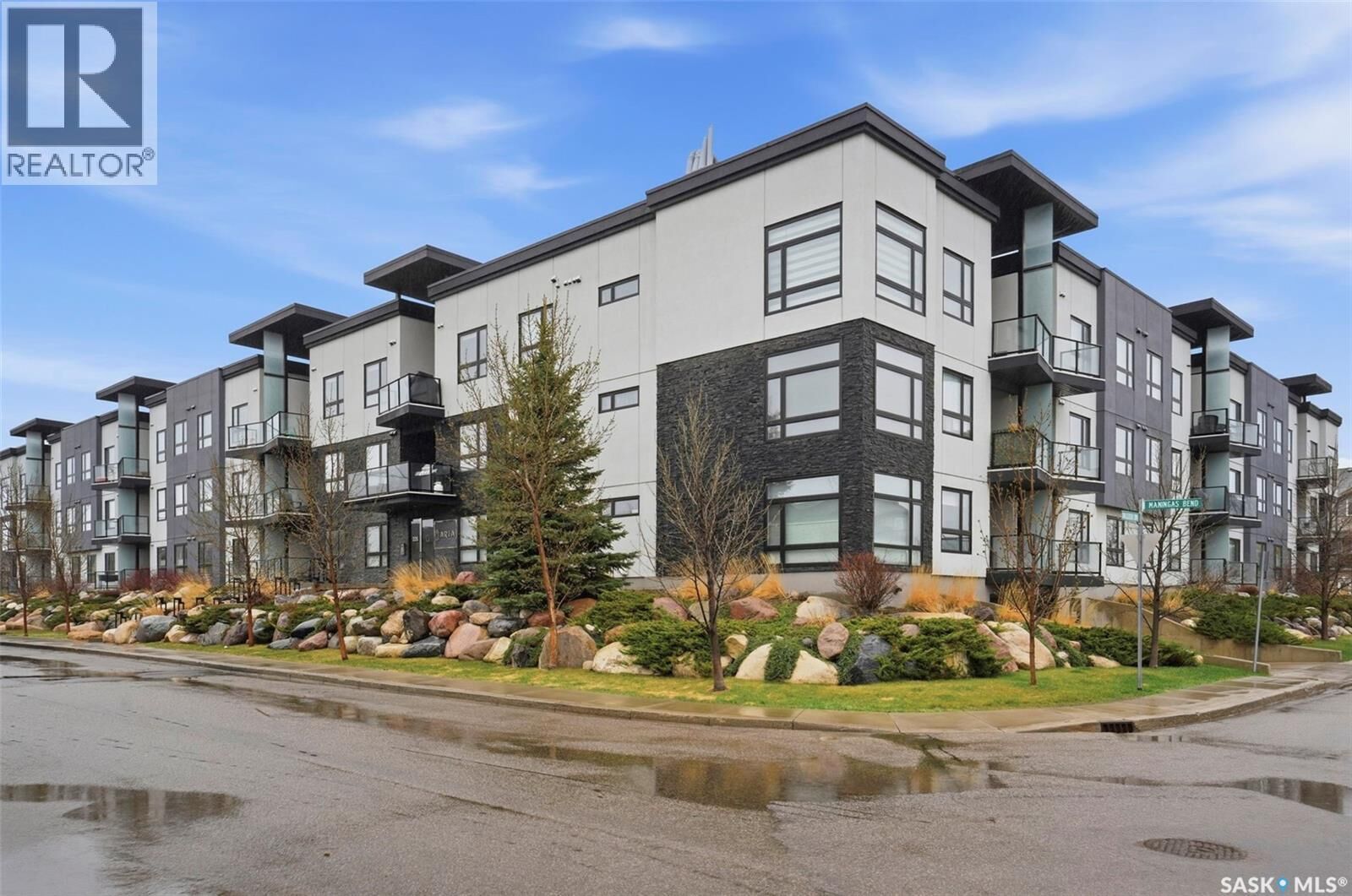 Property Photo:  102 225 Maningas Bend  SK S7W 0P9 