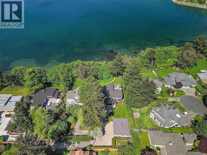 Property Photo:  4561 Bissenden Place  BC V8N 3K5 