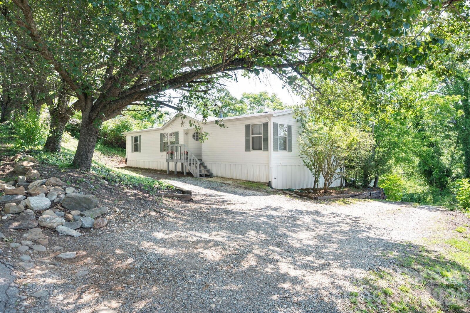 Property Photo:  66 Green Oak Road  NC 28804 