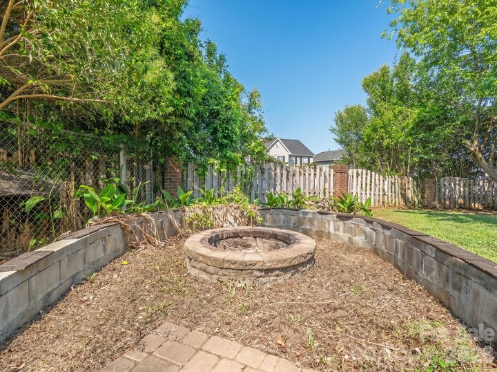 Property Photo: 2120 Amesbury Avenue NC 28205