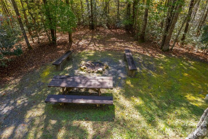 Property Photo:  1105 Cross Creek Lane  NC 28665 