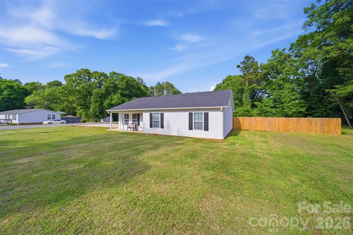 Property Photo: 5694 Hillsdale Drive SC 29714