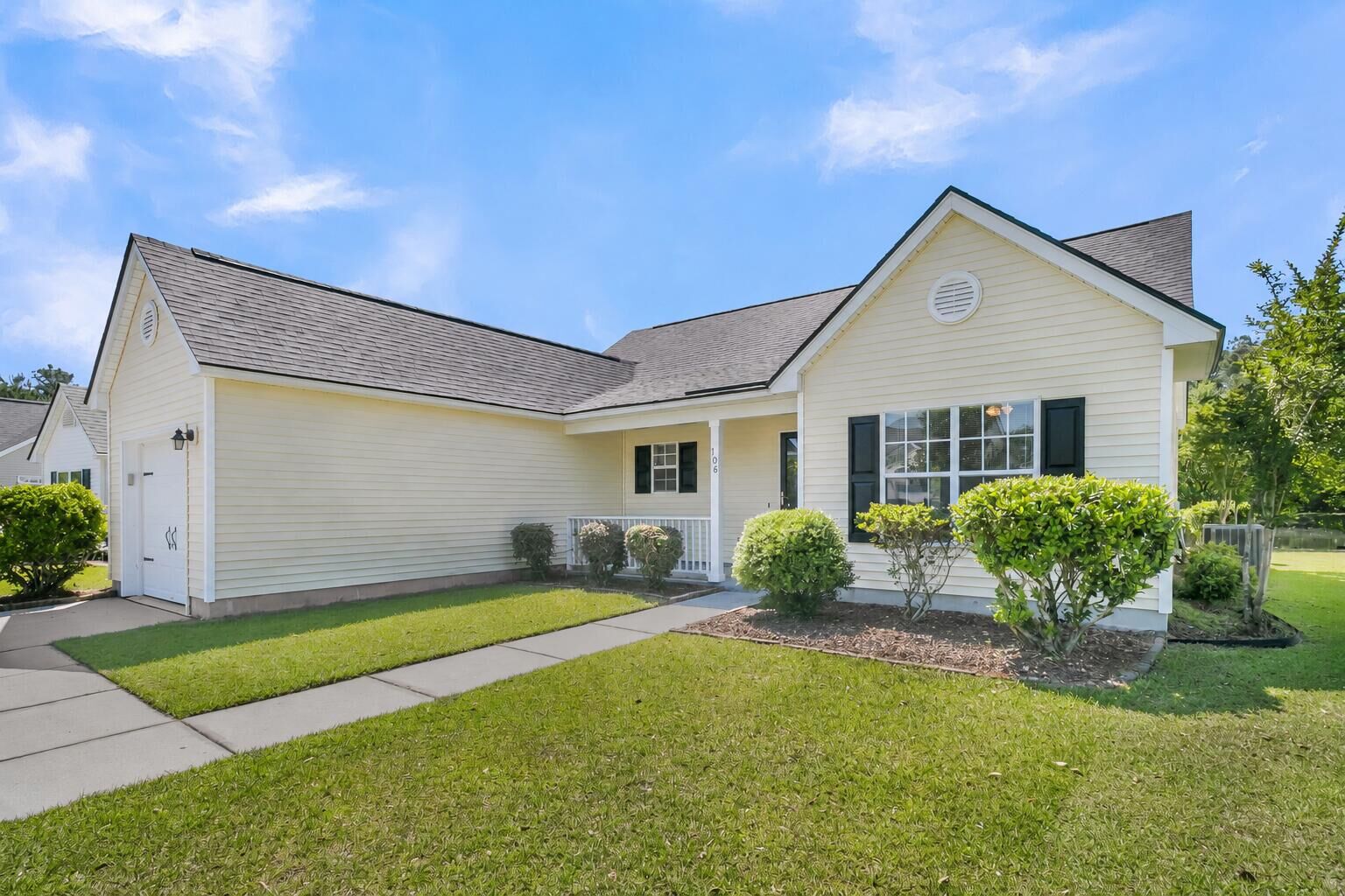 Property Photo:  106 Dovetail Circle  SC 29483 