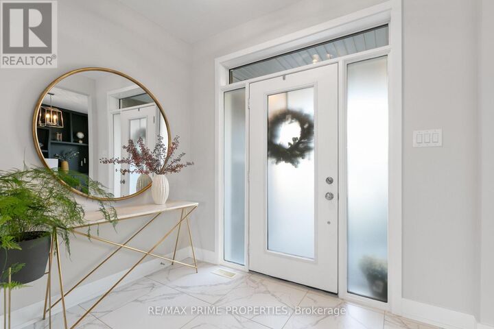 Property Photo:  148 Aubrais Crescent  ON K1W 0N1 