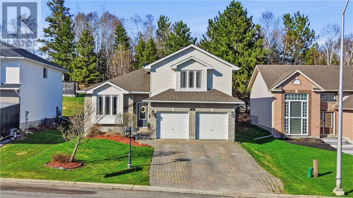 Property Photo:  16 Bonnie Drive  ON P3Y 1P6 