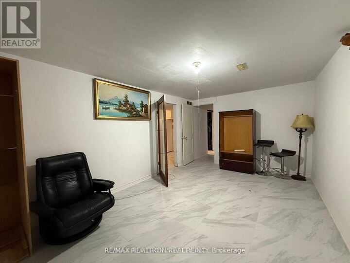 Property Photo:  61 Wilmont Drive  ON M3N 1N5 