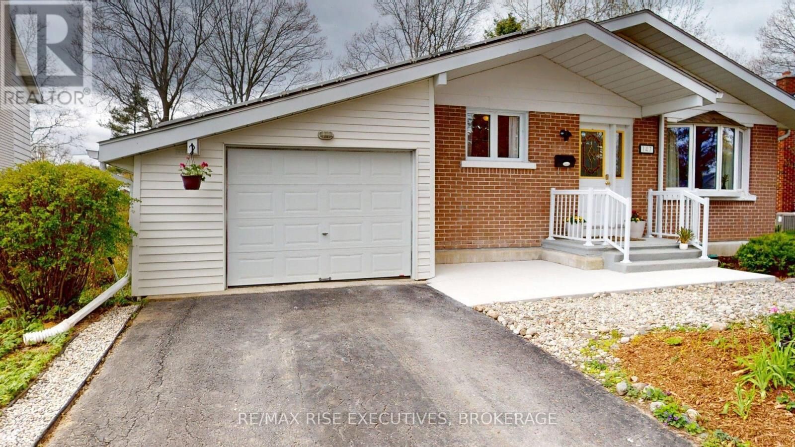 Property Photo: 147 Braemar Road ON K7M 4B7
