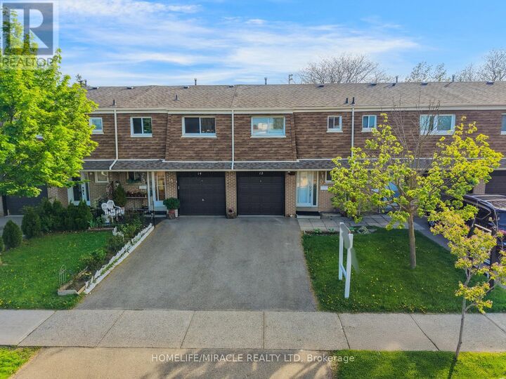 Property Photo:  7450 Darcel Avenue 13  ON L4T 2X7 