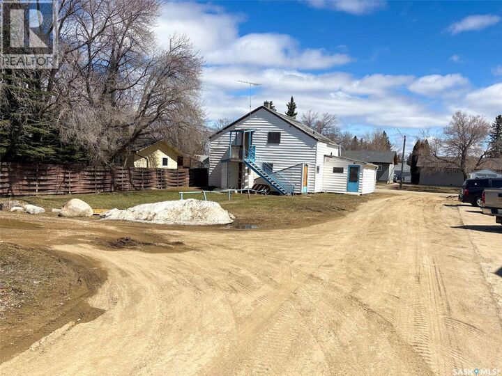 Property Photo:  527 6th Street  SK S0K 2A0 