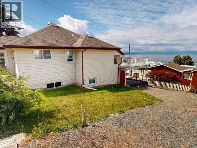 4439 Omineca Ave — photo 1