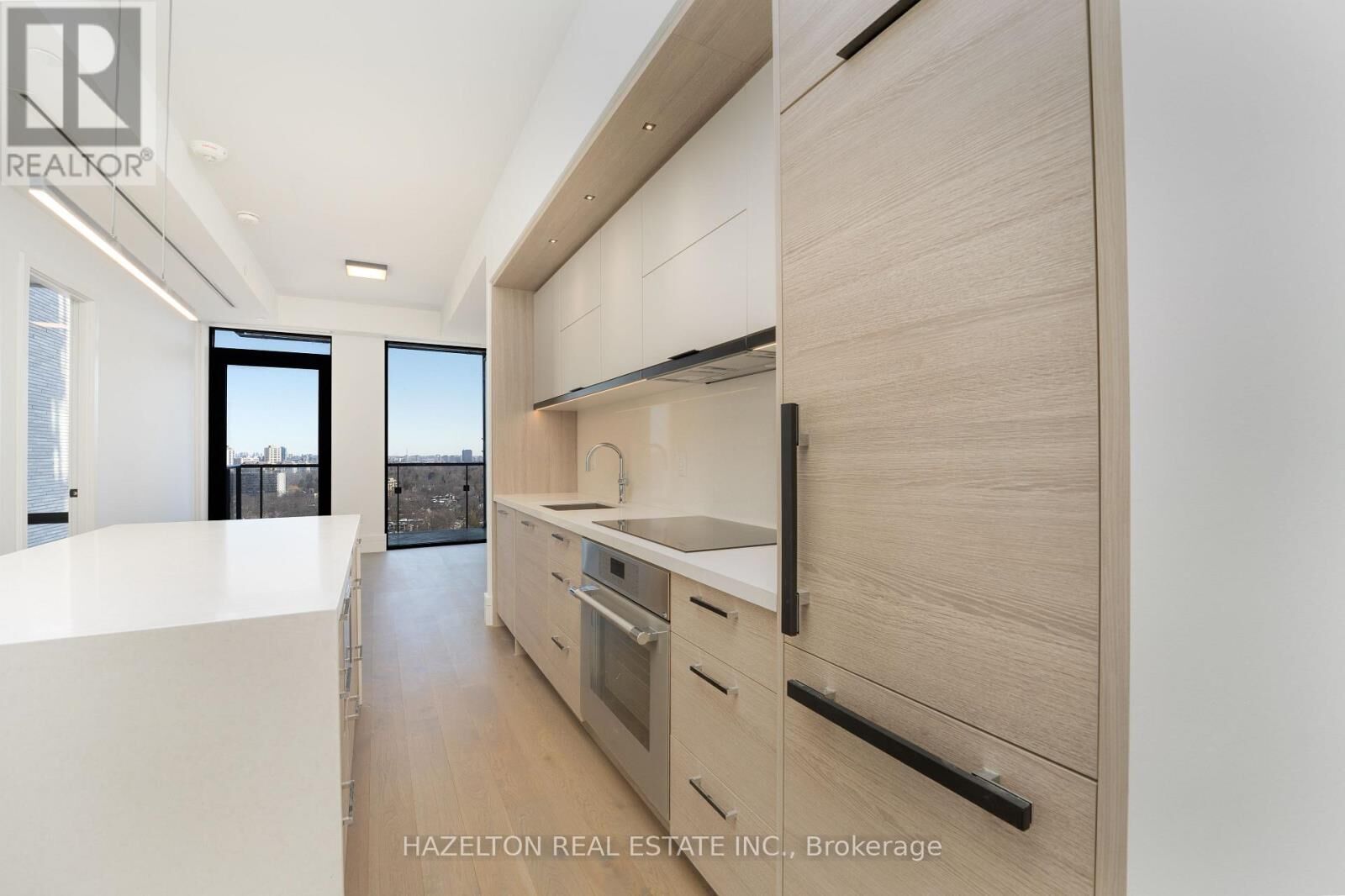 Property Photo:  215 Lonsdale Route 1505  ON M4V 0B4 