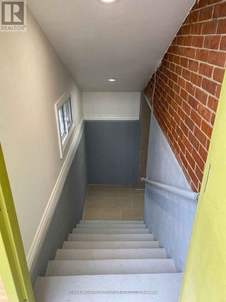 Property Photo:  420 Osborne Street Lower  ON L0K 1A0 