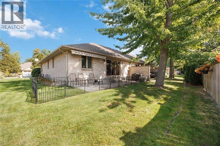 Property Photo:  207 Cassandra Boulevard  ON N7S 0A3 
