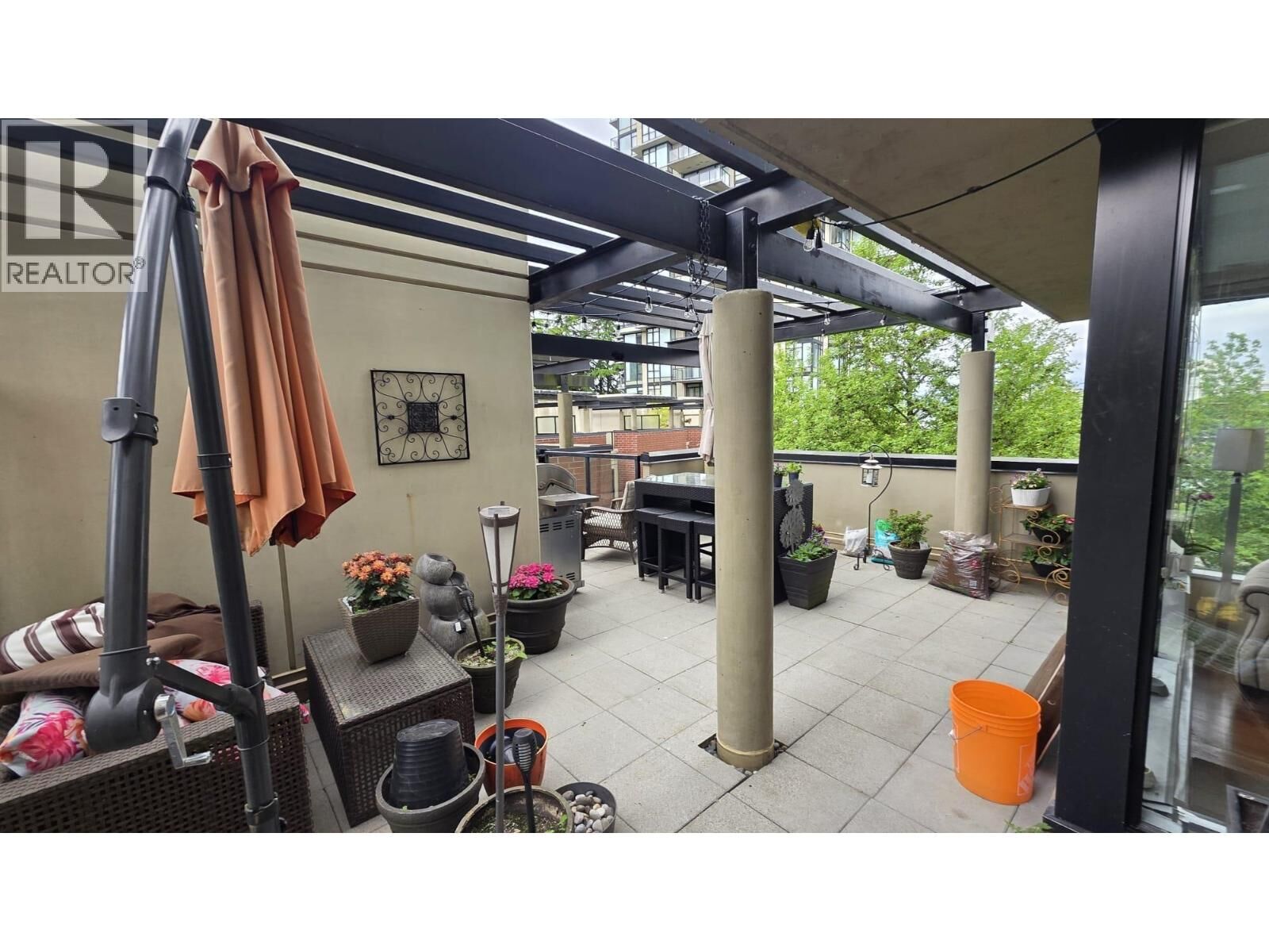 Property Photo: 11 East Royal Avenue 405 BC V3L 0A8