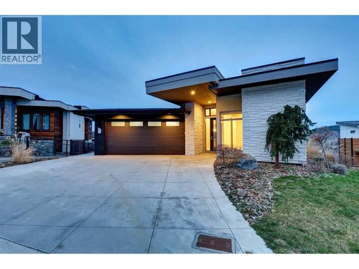Property Photo:  1341 Sladen Crescent  BC V1V 2Y1 