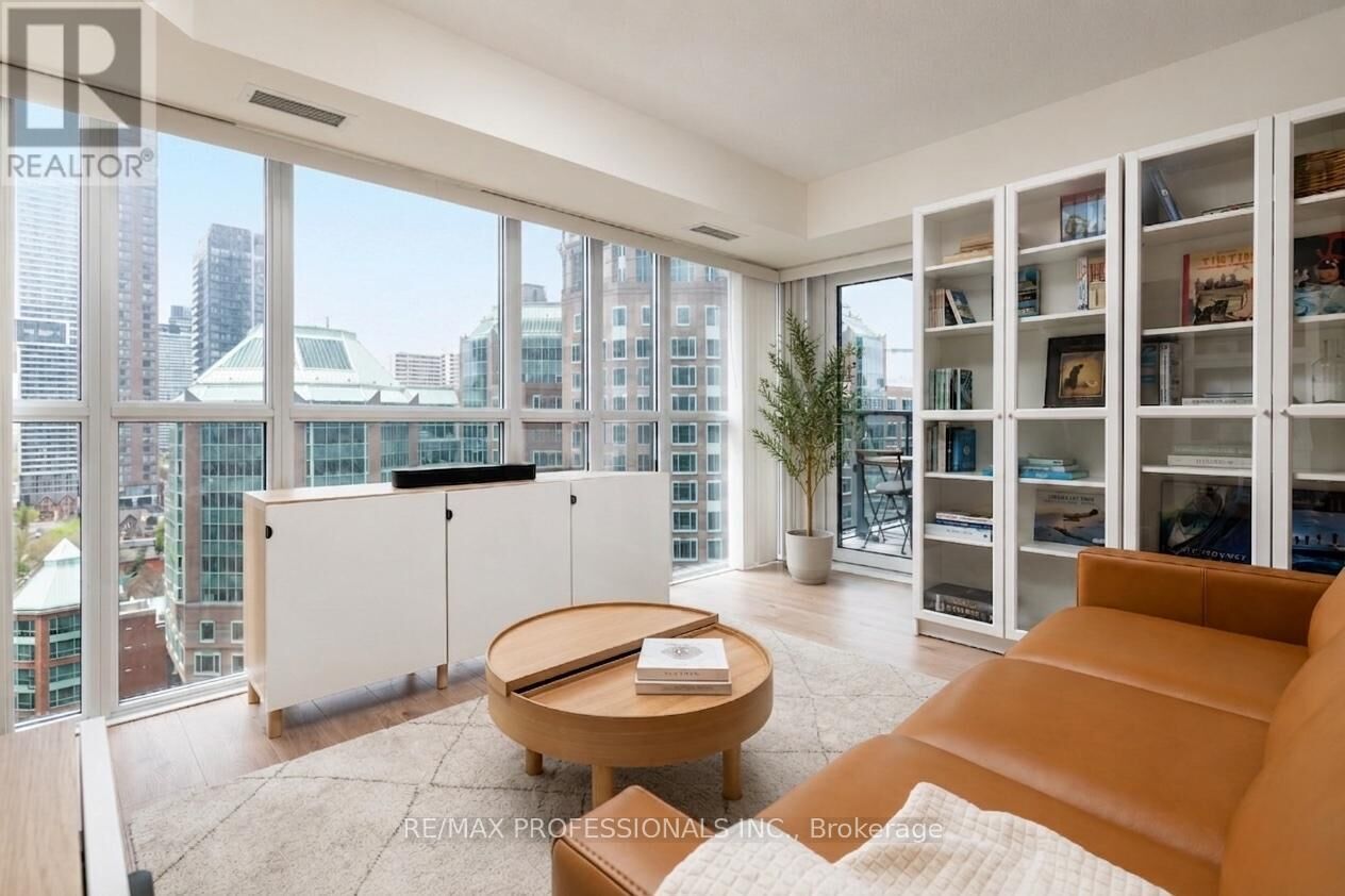 Property Photo:  28 Ted Rogers Way 1501  ON M4Y 2J4 