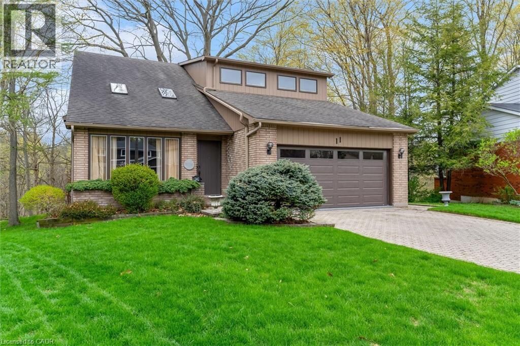 Property Photo:  11 Crawford Court  ON L9H 6G2 