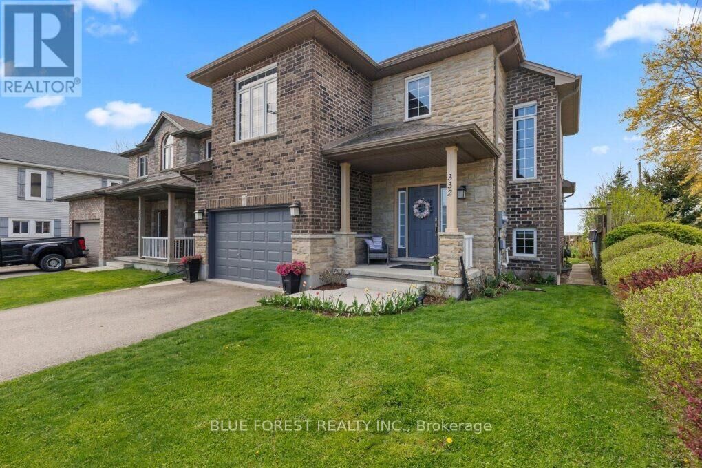 Property Photo:  332 Erie Street  ON N5L 1E3 
