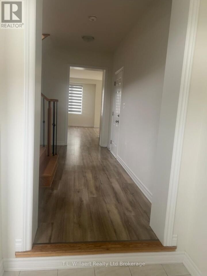Property Photo:  58 Seaton Crescent  ON N4G 0J7 