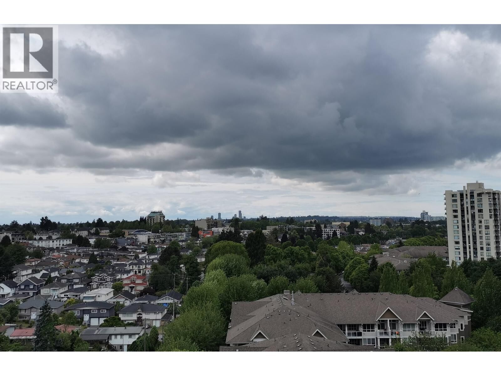Property Photo: 5515 Boundary Road 2202 BC V5R 0E3