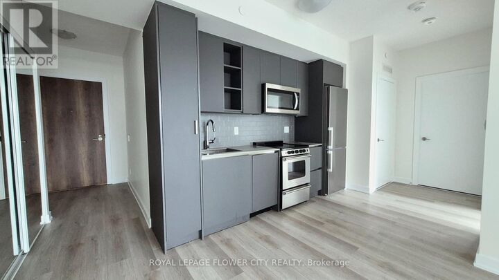 Property Photo:  251 Manitoba Street 432  ON M8Y 0C7 
