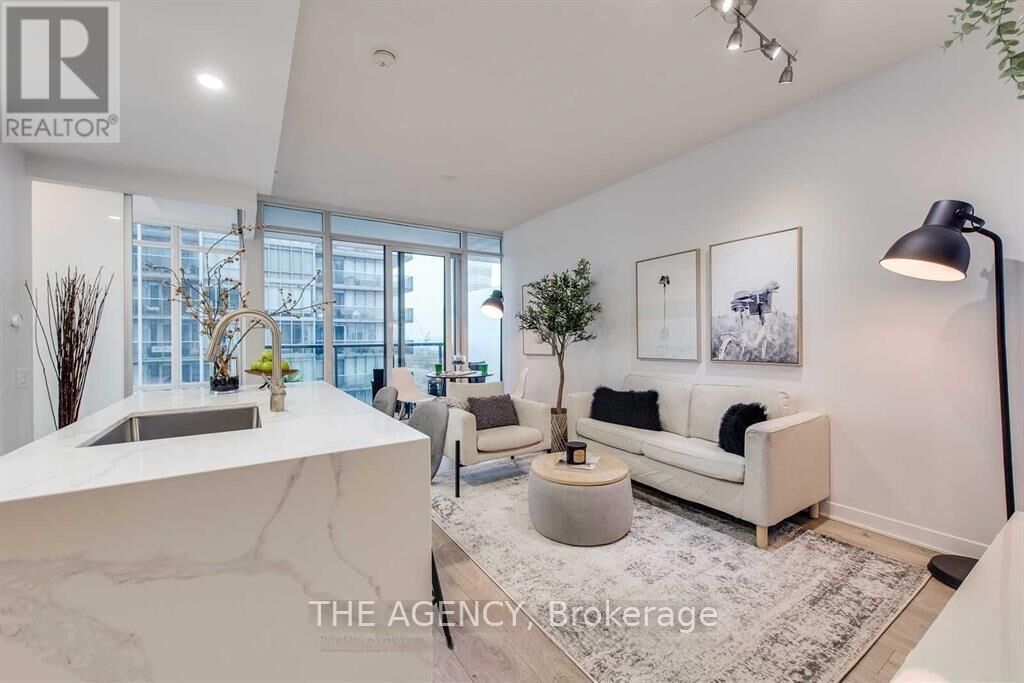 Property Photo: 88 Park Lawn Road 1510 ON M8Y 0B5