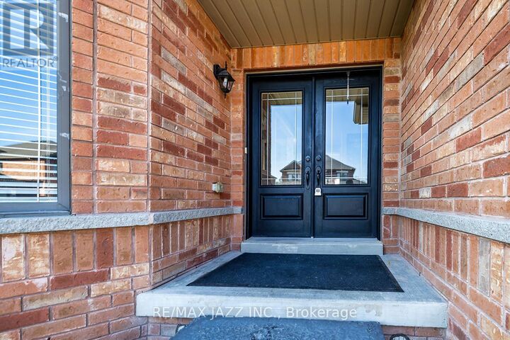 Property Photo:  38 Pollock Avenue  ON L0K 1A0 