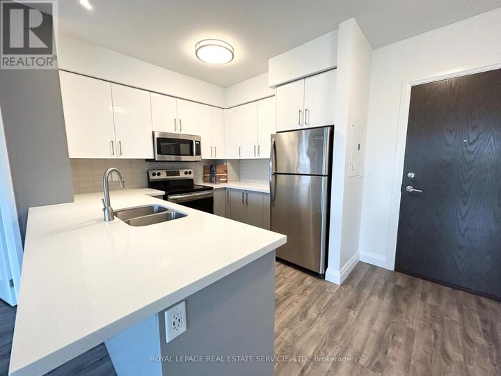 Property Photo:  460C Belmont Avenue West 710  ON N2M 0B4 