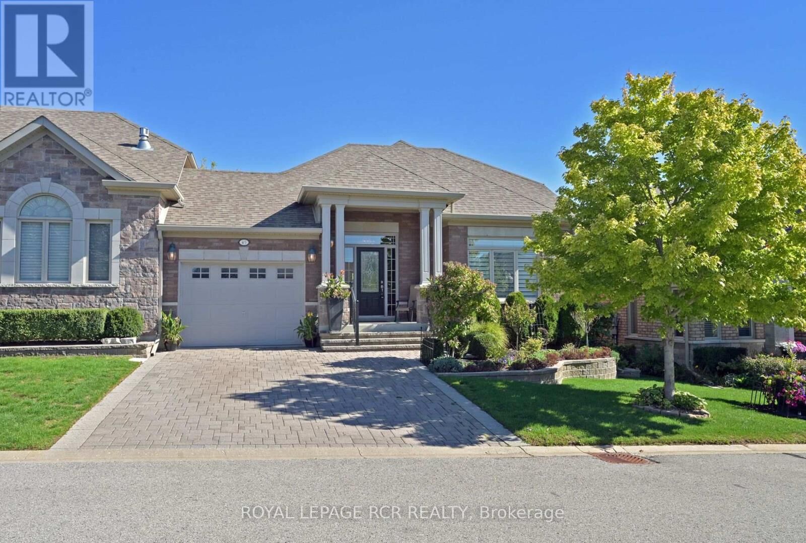 Property Photo: 45 Hillcrest Drive ON L9R 0N4