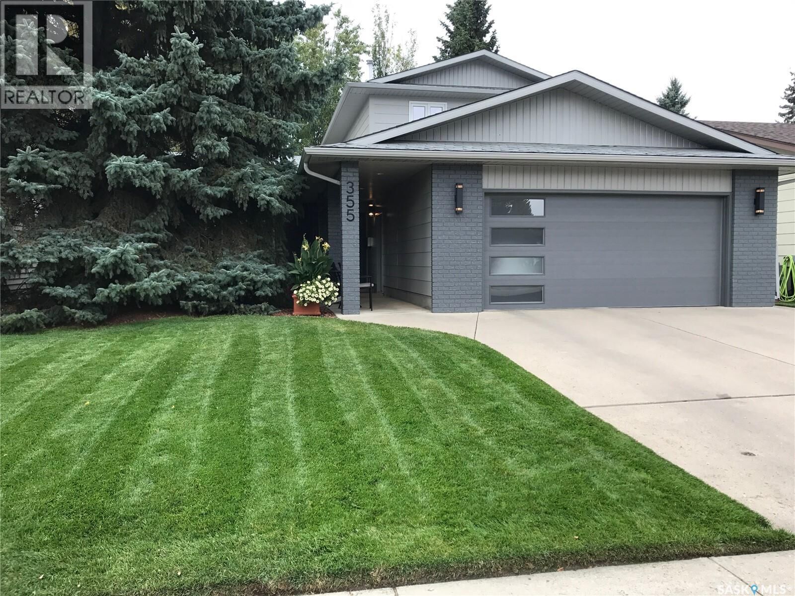 Property Photo:  355 Ball Crescent  SK S7K 6E3 